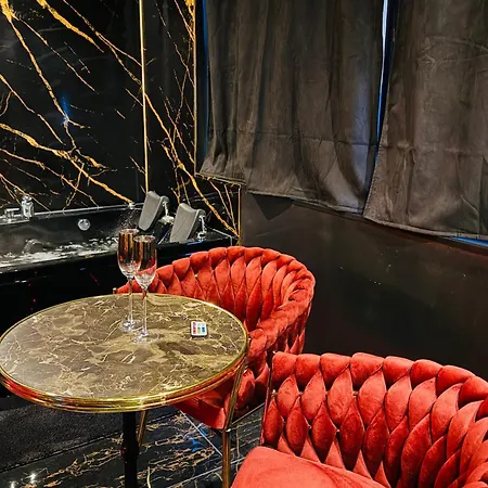 Apartment Blacksensuelle